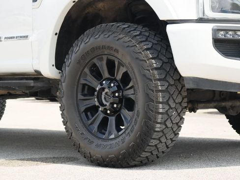 Used 2022 Ford F250 Platinum w/ Tremor Off-Road Package AWD/4WD image 28