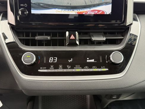 Certified 2024 Toyota Corolla LE image 28