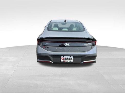 Used 2025 Hyundai Sonata SE FWD image 8