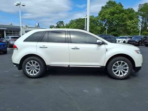 Used 2015 Lincoln MKX AWD w/ Equipment Group 102A image 8