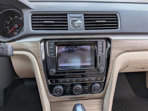 Used 2016 Volkswagen Passat 1.8T SE image 12