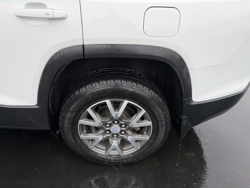 Used 2023 GMC Acadia SLE w/ Driver Convenience Package AWD/4WD image 3