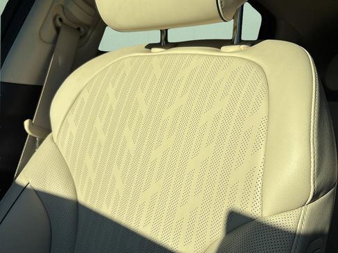 Used 2023 Genesis GV80 2.5T w/ Prestige 20" Package image 47