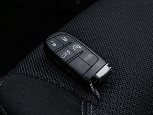 Used 2018 Dodge Charger SXT image 67