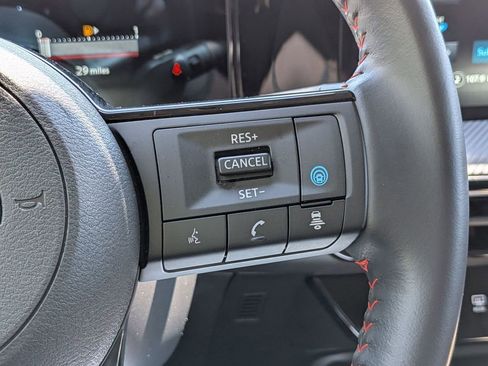 Certified 2025 Nissan Kicks SR AWD/4WD image 16