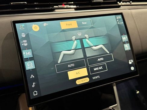 Used 2024 Land Rover Range Rover SE image 20