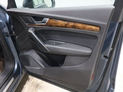 Used 2018 Audi Q5 2.0T Premium image 28