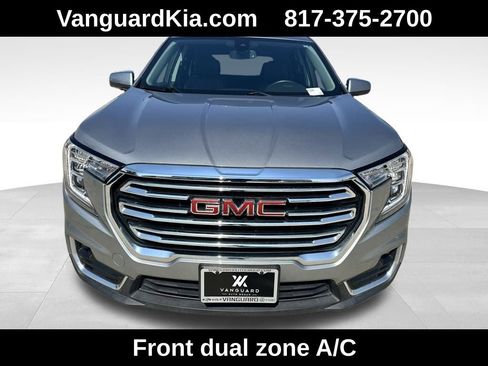Used 2024 GMC Terrain SLT image 7