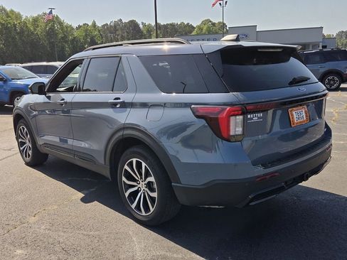 Used 2025 Ford Explorer ST-Line AWD/4WD image 8