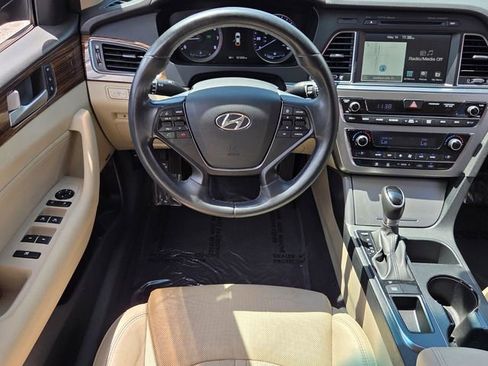 Used 2017 Hyundai Sonata Limited w/ Tech Package 03 FWD image 11