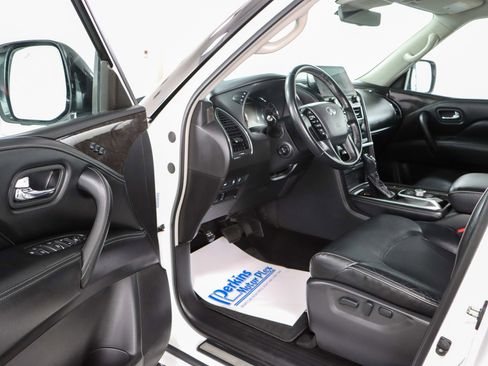 Used 2024 INFINITI QX80 Luxe AWD/4WD image 3