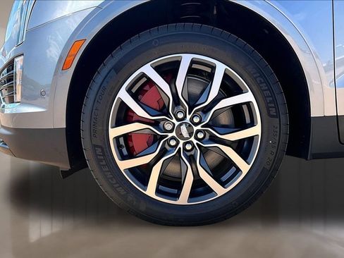 New 2026 Cadillac XT5 Sportv w/ LPO, Floor Liner Package AWD/4WD image 12