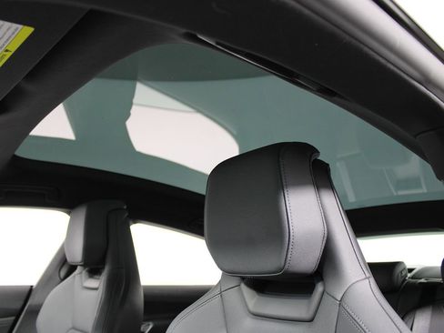 Used 2023 Audi e-tron GT Premium Plus image 9