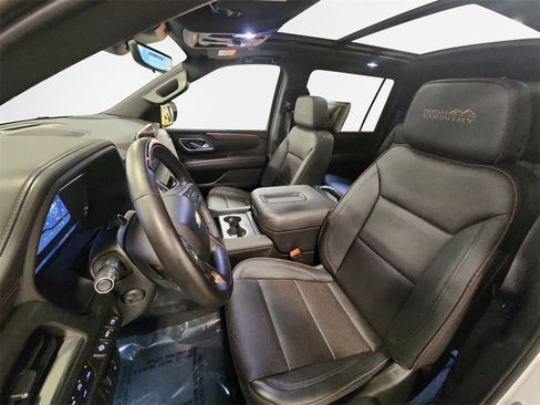 Certified 2024 Chevrolet Suburban High Country w/ Advanced Technology Package image 12