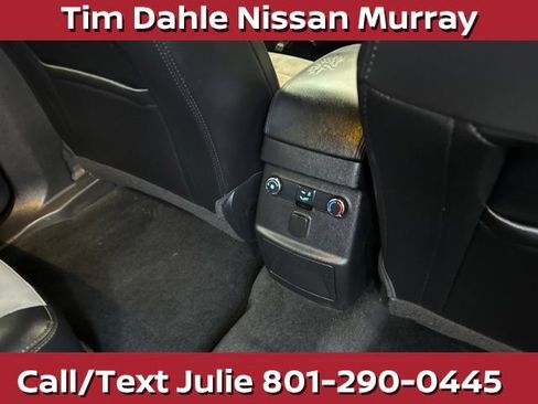 Used 2017 Ford Explorer XLT w/ Equipment Group 202A AWD/4WD image 17