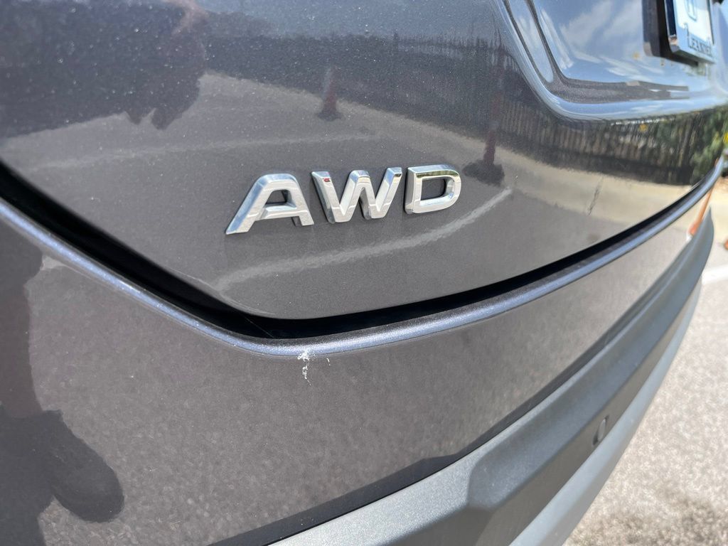 Used 2025 Honda Pilot Touring image 8