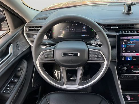 Used 2022 Jeep Grand Cherokee Limited 4xe image 18