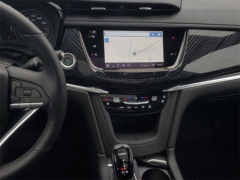 Certified 2024 Cadillac XT6 Premium Luxury w/ Technology Package image 32