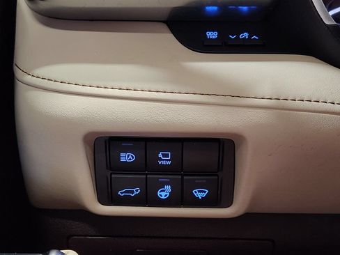 Used 2022 Toyota Highlander Limited FWD image 42