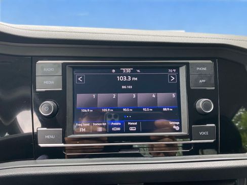 Certified 2024 Volkswagen Jetta SE FWD image 15