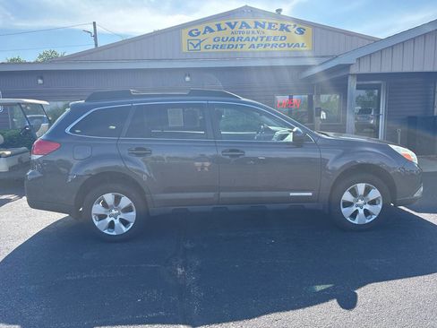 Used 2011 Subaru Outback 2.5i Limited w/ PWR Moonroof Pkg AWD/4WD image 4
