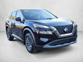 Used 2023 Nissan Rogue S video 3