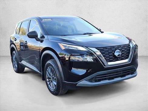 Used 2023 Nissan Rogue S image 3