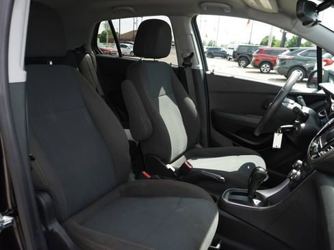 Used 2020 Chevrolet Trax LS w/ Tint and Cruise Package AWD/4WD image 29