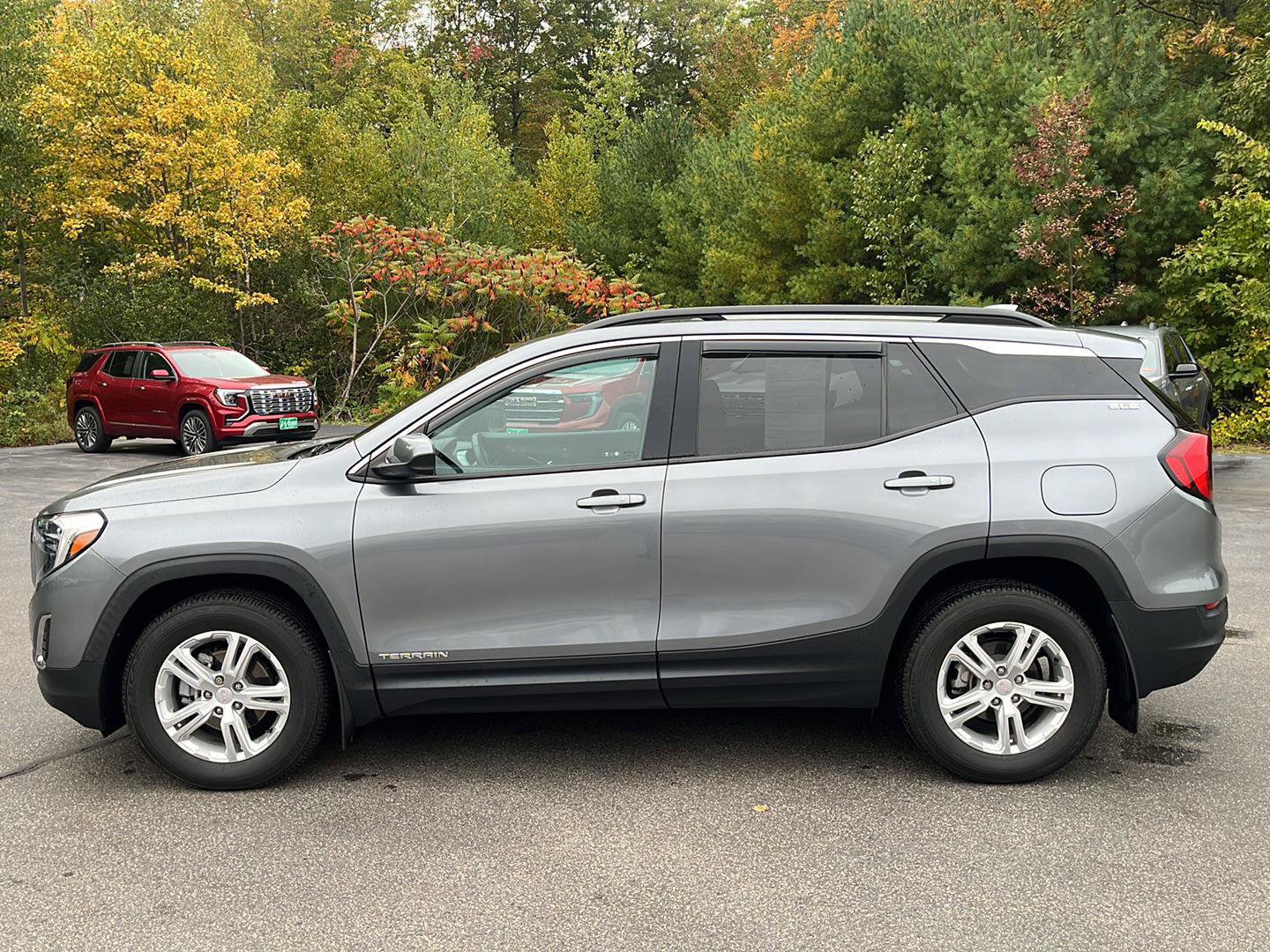 Used 2020 GMC Terrain SLE w/ Driver Convenience Package AWD/4WD image 2