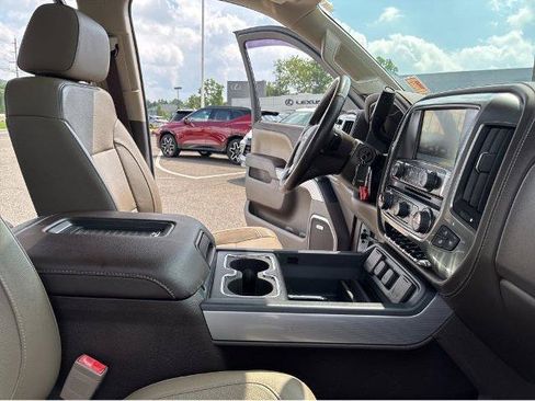 Used 2017 Chevrolet Silverado 1500 LTZ Z71 w/ LTZ Plus Package AWD/4WD image 16