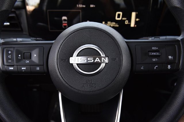 Used 2025 Nissan Kicks S FWD image 18