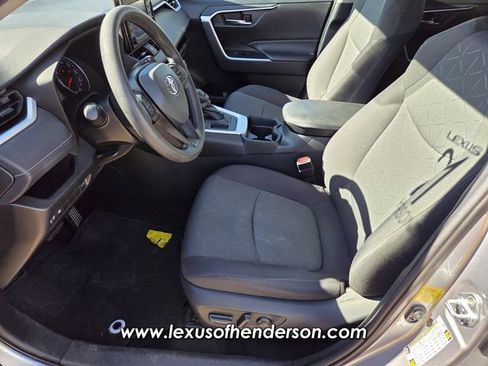 Used 2021 Toyota RAV4 XLE w/ Convenience Package image 10