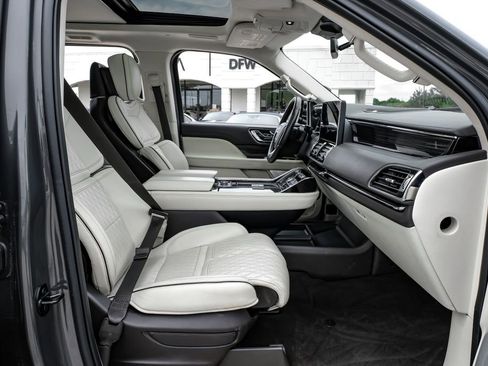 Used 2023 Lincoln Navigator Black Label AWD/4WD image 30