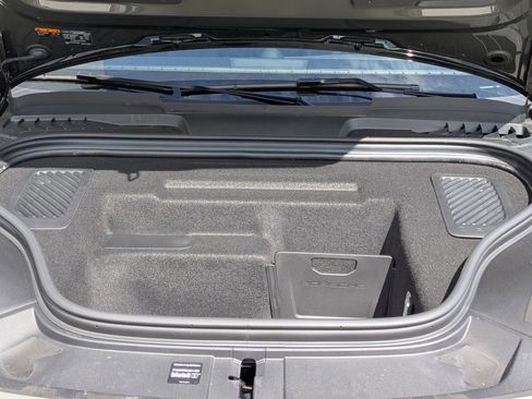 New 2026 Porsche Macan Electric image 23