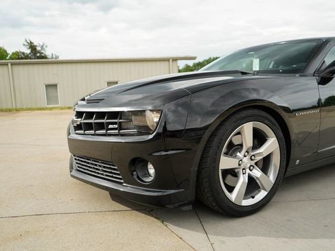 Used 2010 Chevrolet Camaro SS RWD image 16