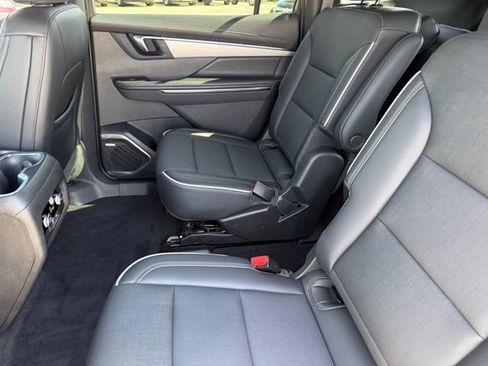Used 2025 Buick Enclave Preferred FWD image 29