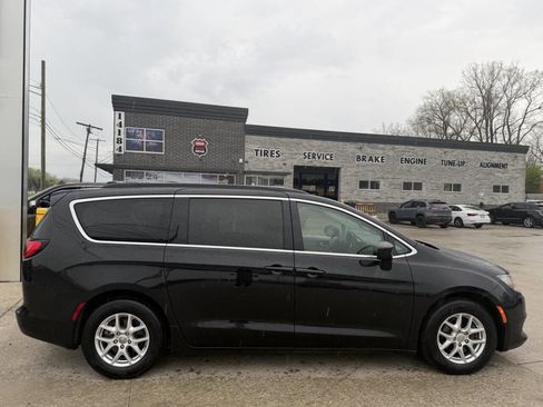 Used 2020 Chrysler Voyager Lxi FWD image 8