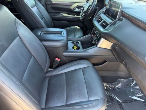 Used 2021 Chevrolet Suburban LT RWD image 11