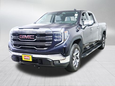 Used 2023 GMC Sierra 1500 SLT w/ SLT Premium Package AWD/4WD image 3