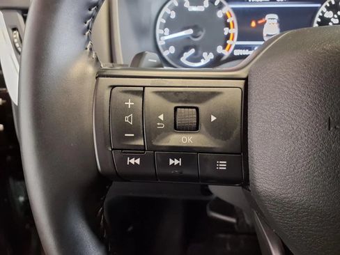 Used 2025 Nissan Rogue SV AWD/4WD image 28