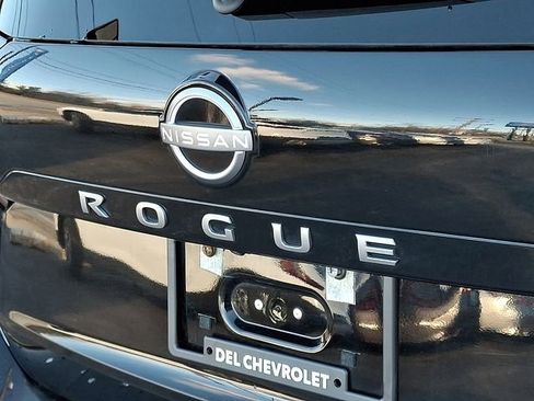 Used 2024 Nissan Rogue S image 29