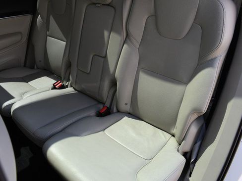 Used 2019 Volvo XC90 T5 Momentum image 23