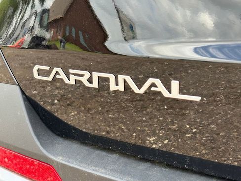 New 2026 Kia Carnival EX FWD image 10