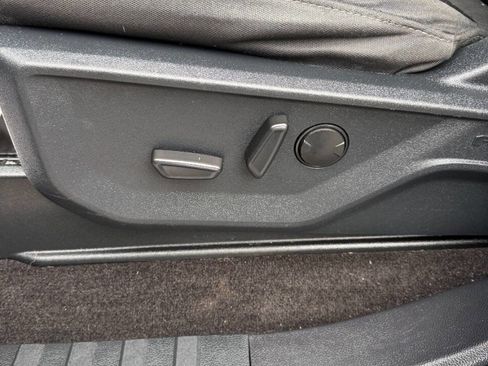 Used 2022 Ford F150 XLT w/ Equipment Group 302A High image 16