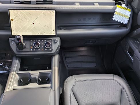 New 2026 Land Rover Defender 110 X-Dynamic SE AWD/4WD image 28