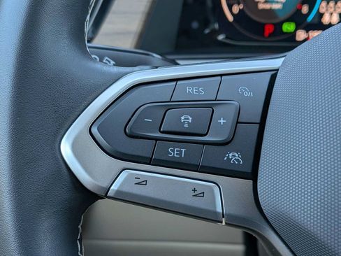Used 2024 Volkswagen Atlas SE AWD/4WD image 22