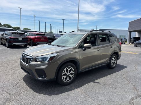 Used 2021 Subaru Forester Premium w/ Popular Package #1 AWD/4WD image 3