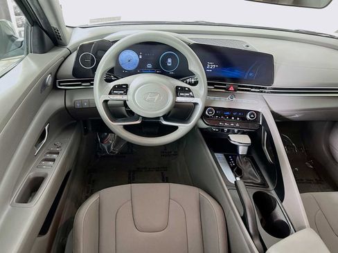 Used 2024 Hyundai Elantra SEL FWD image 22