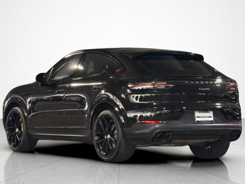 Used 2023 Porsche Cayenne Coupe AWD/4WD image 3