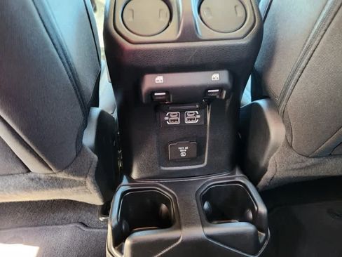 Used 2023 Jeep Wrangler Sahara w/ Cold Weather Group image 17